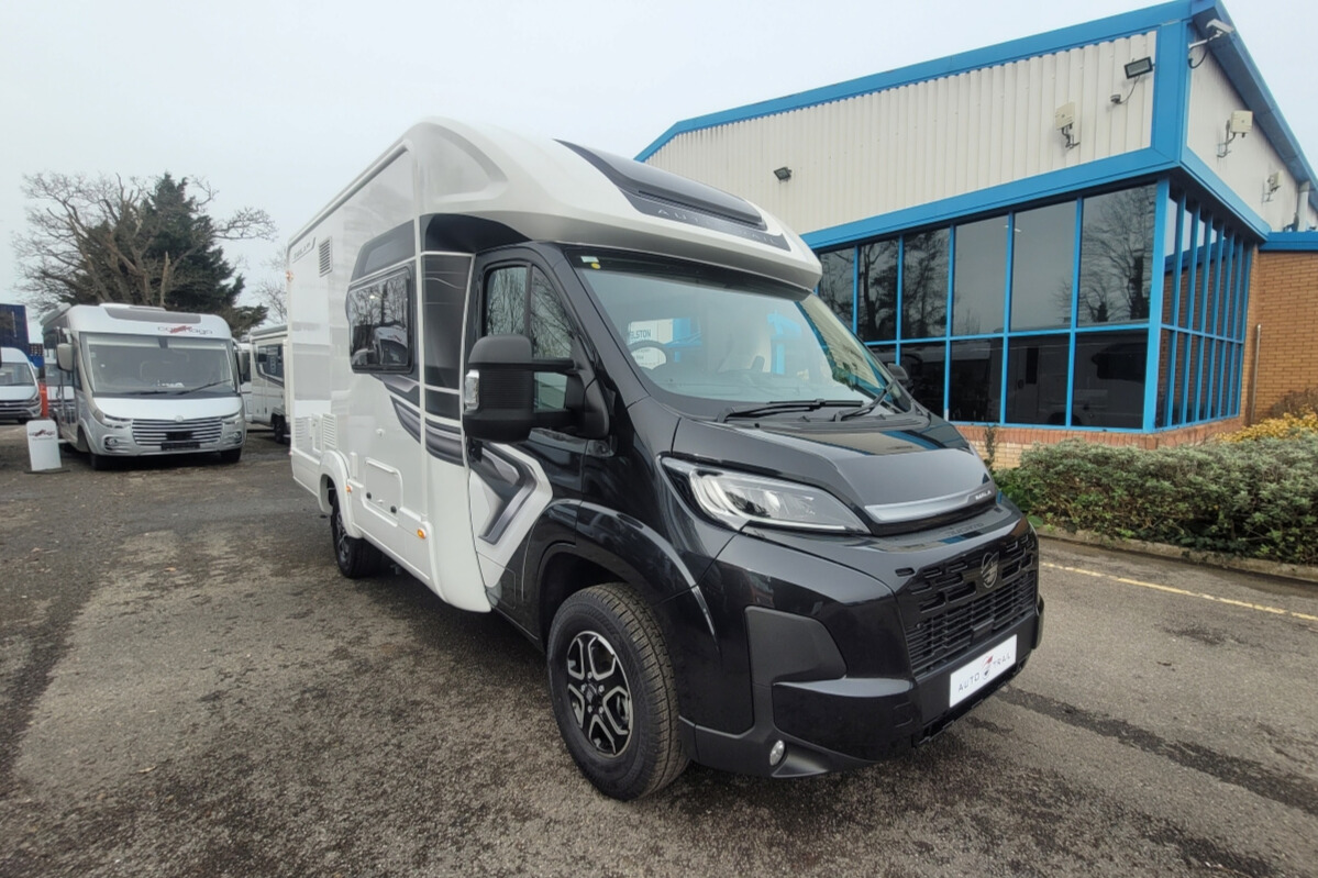 7765E6 01 Autotrail Imala615 SMC11410