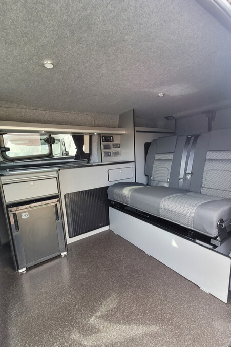 776B16 11 Ford TransitCustomSport KW18NGX