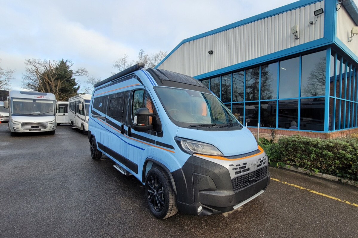 2689E6E 01 Laika KosmoSupremoAzzurroCapri SMC04629