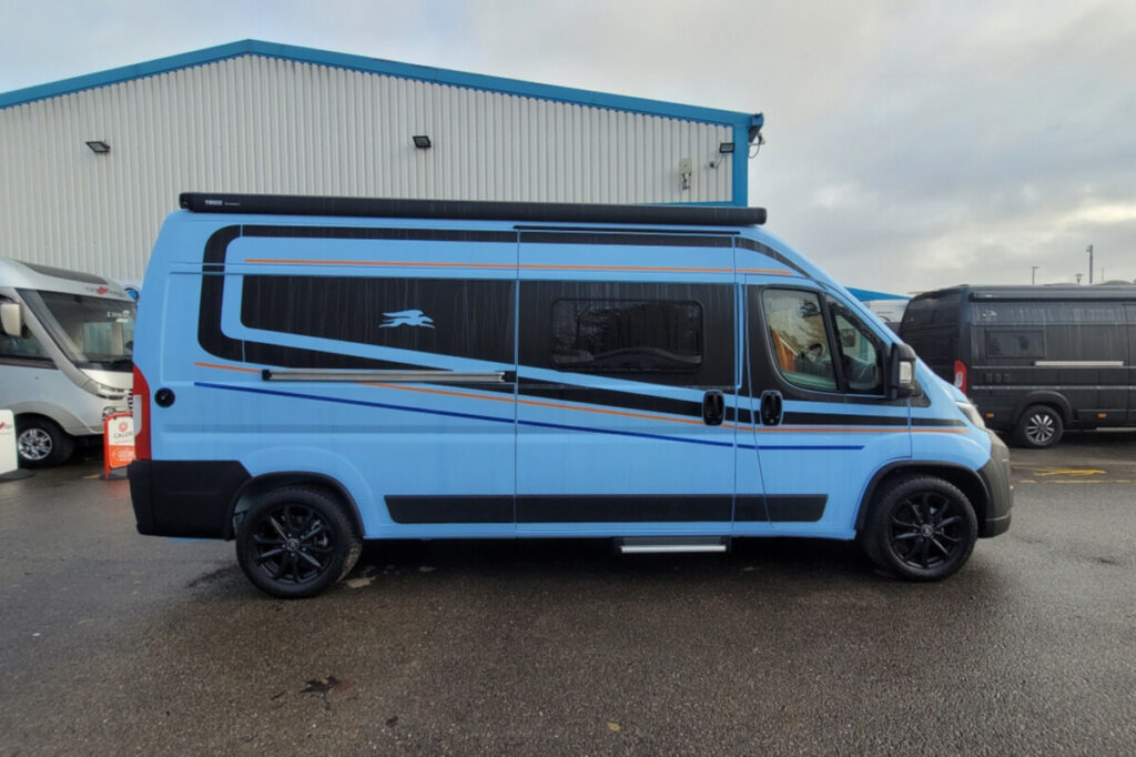 2689E6E 03 Laika KosmoSupremoAzzurroCapri SMC04629