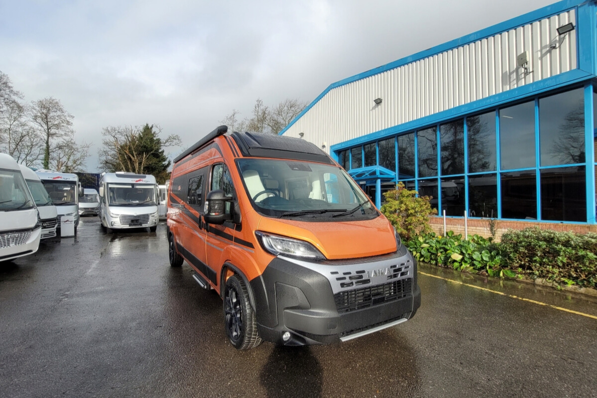 2689EA2 01 Laika KosmoSupremoArancioSicilia SMC18742