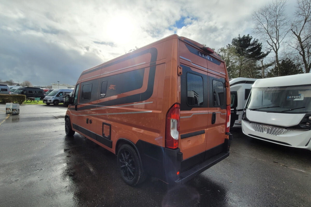 2689EA2 05 Laika KosmoSupremoArancioSicilia SMC18742