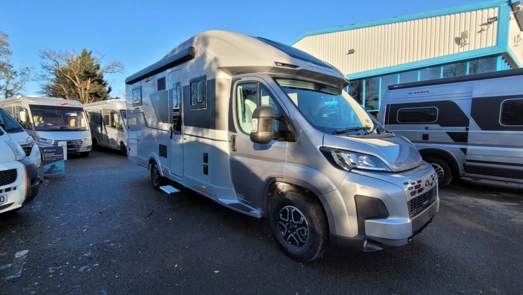 2826766 02 Adria Coral670DL60thAnniversary SMB71782