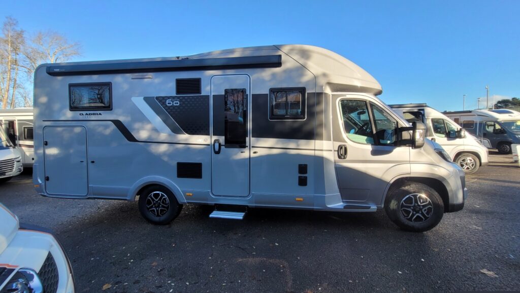 2826766 03 Adria Coral670DL60thAnniversary SMB71782