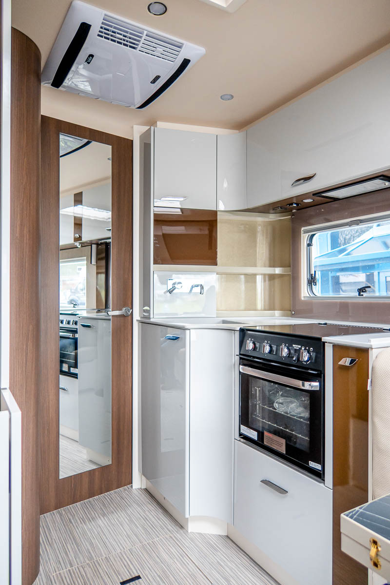 6C35DE 12 2024 Burstner Elegance920g W1VHK0HZ2PN253486