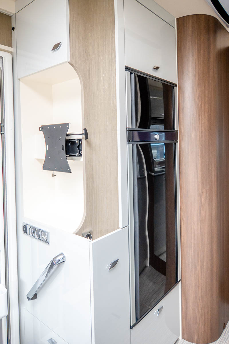 6C35DE 20 2024 Burstner Elegance920g W1VHK0HZ2PN253486