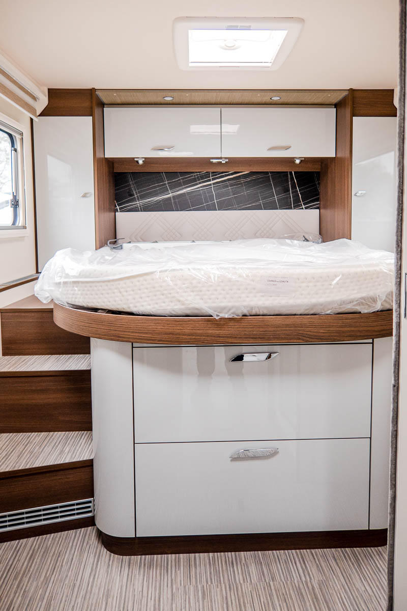 6C35DE 23 2024 Burstner Elegance920g W1VHK0HZ2PN253486