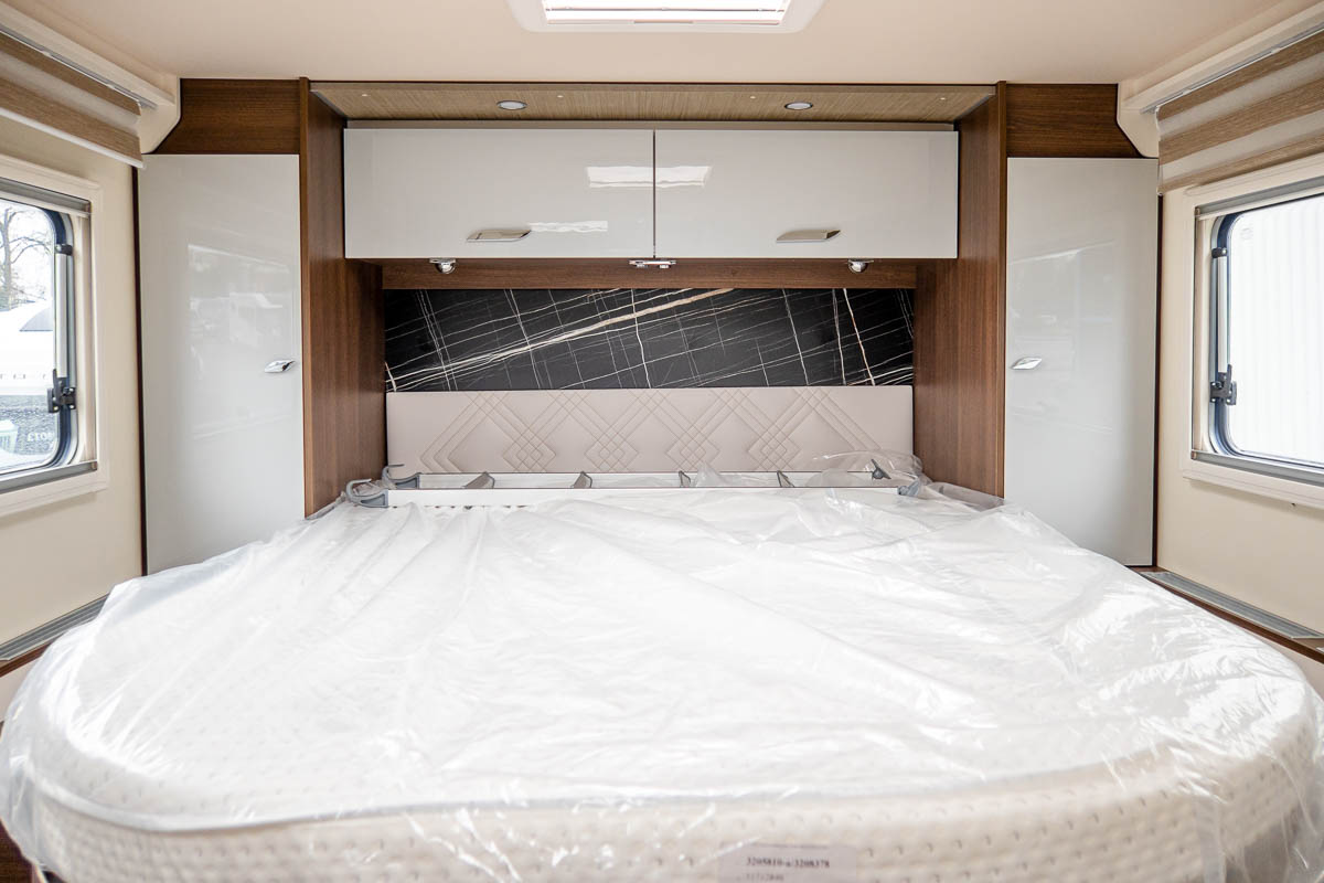 6C35DE 24 2024 Burstner Elegance920g W1VHK0HZ2PN253486