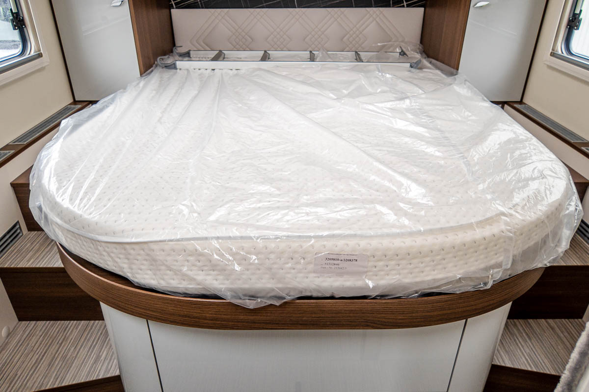 6C35DE 25 2024 Burstner Elegance920g W1VHK0HZ2PN253486