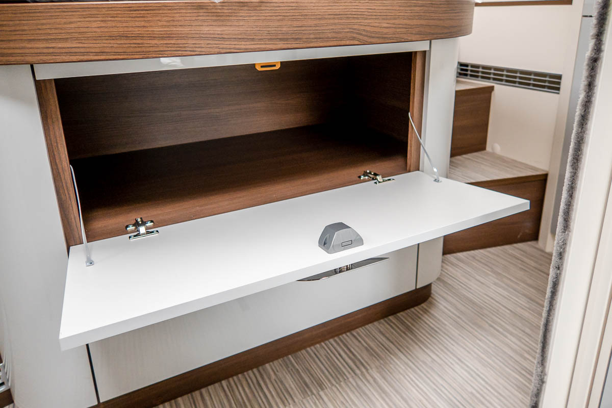 6C35DE 27 2024 Burstner Elegance920g W1VHK0HZ2PN253486