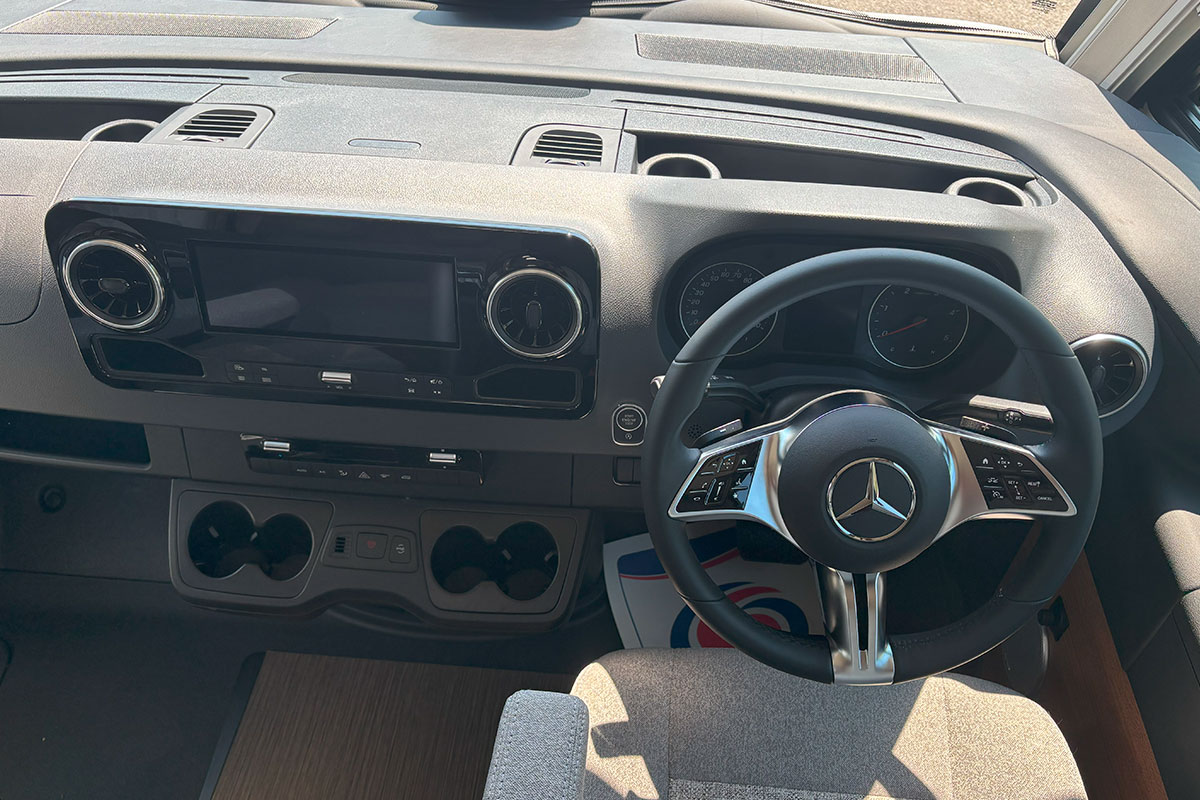 6D0882 08 2025 Carthago C2 Tourer I 147 RB LE Comfort 4.2t