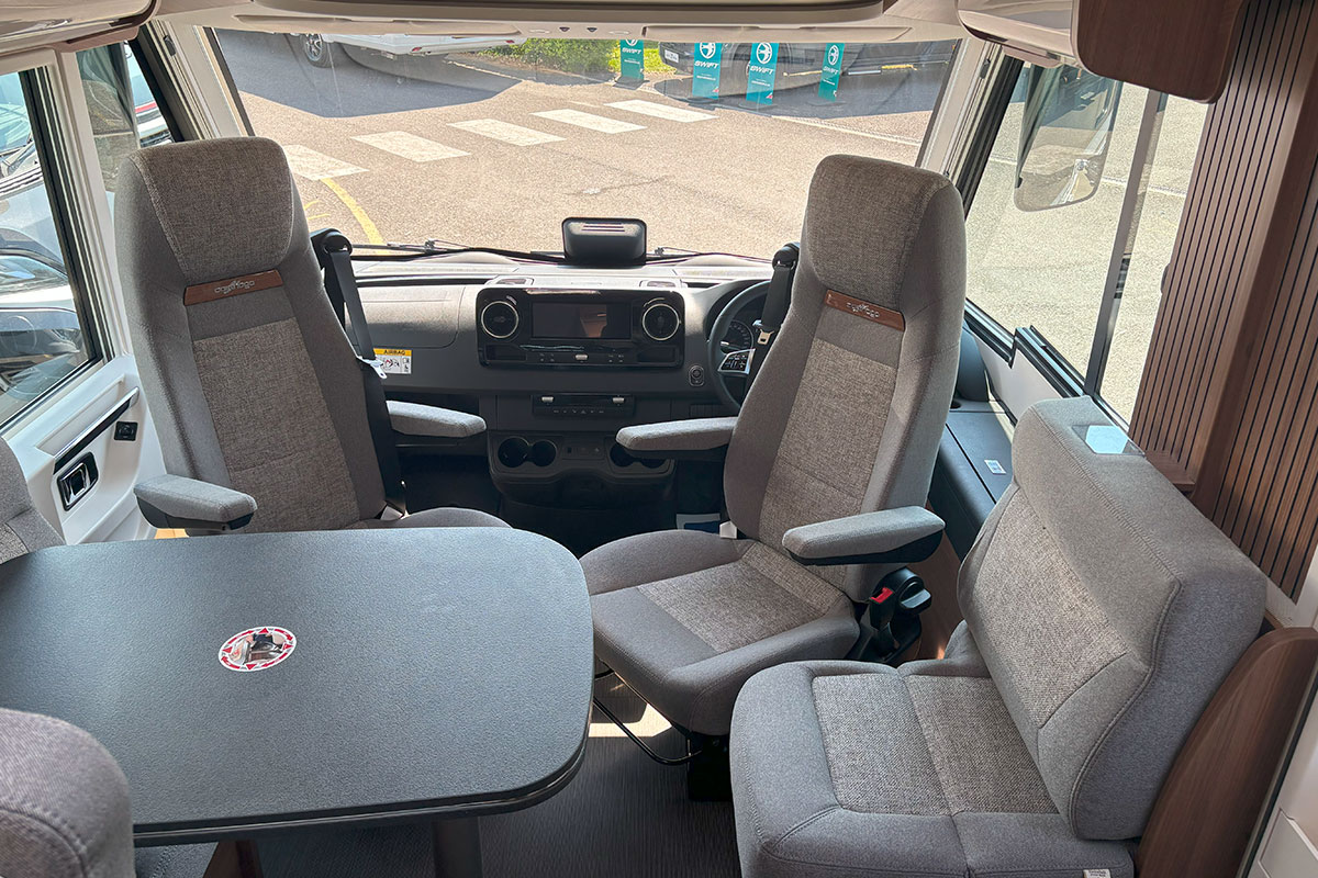 6D0882 09 2025 Carthago C2 Tourer I 147 RB LE Comfort 4.2t