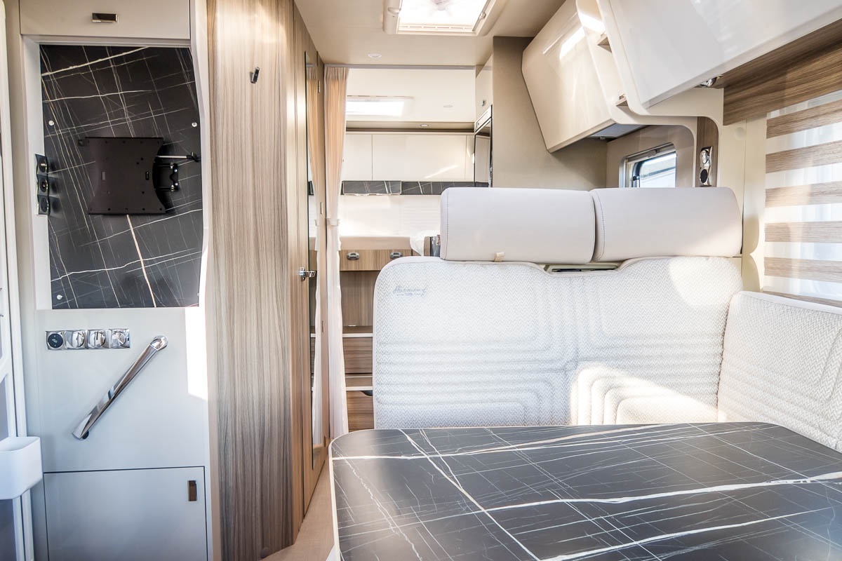 6D41AA 17 2024 Burstner Lyseoi690g ZFA25000002Y12998