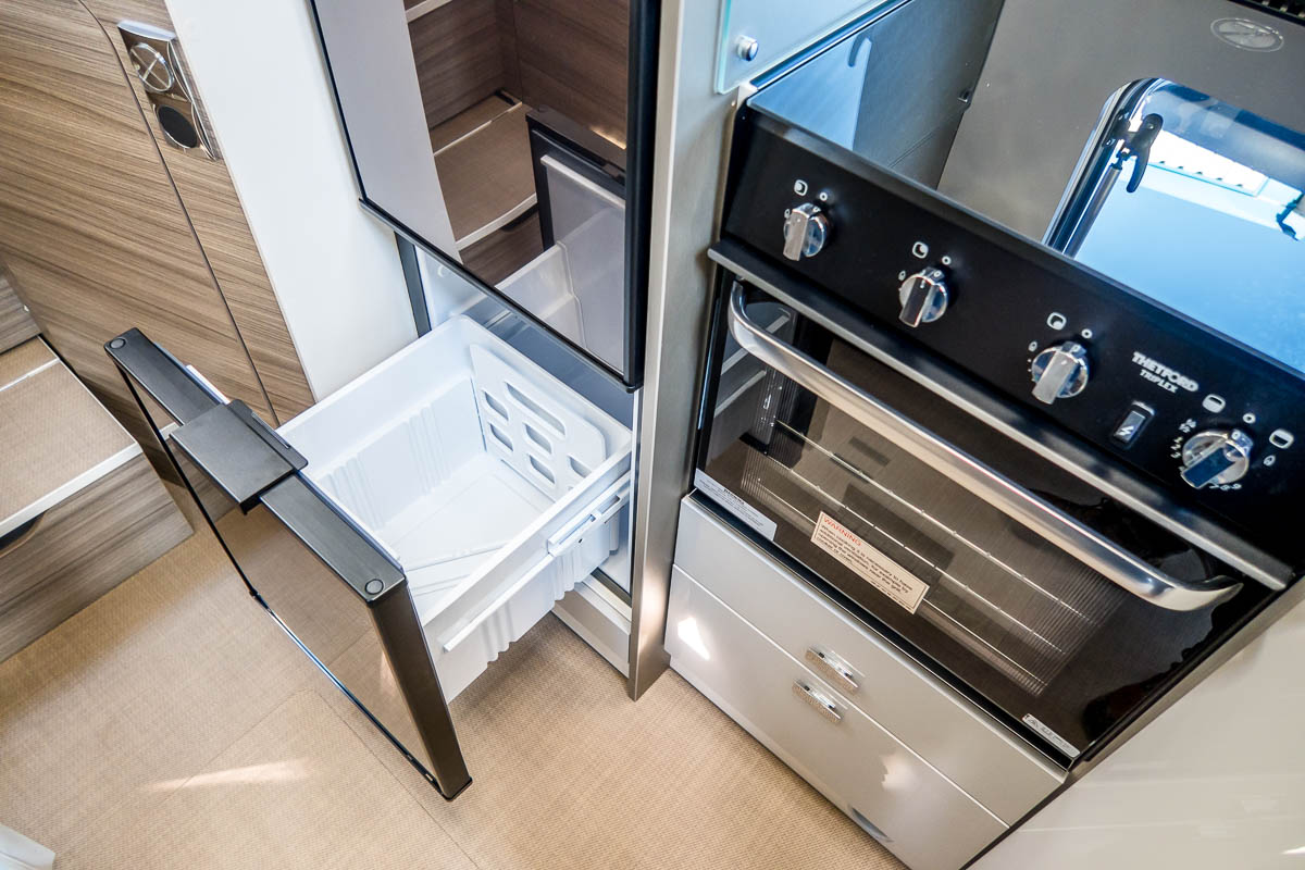 6D41AA 23 2024 Burstner Lyseoi690g ZFA25000002Y12998