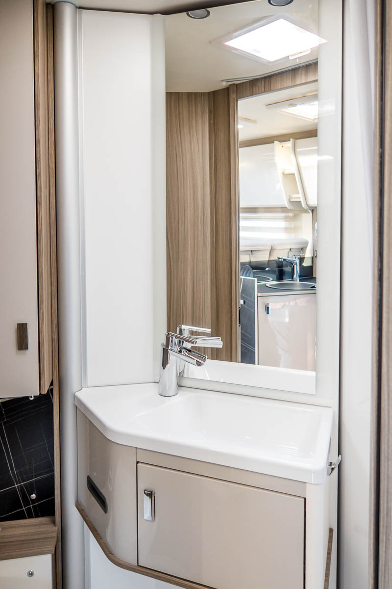 6D41AA 33 2024 Burstner Lyseoi690g ZFA25000002Y12998