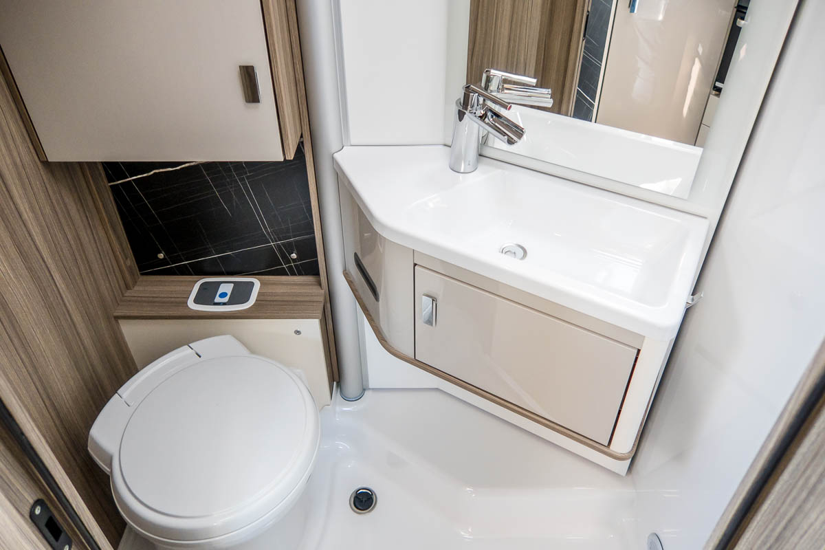 6D41AA 34 2024 Burstner Lyseoi690g ZFA25000002Y12998