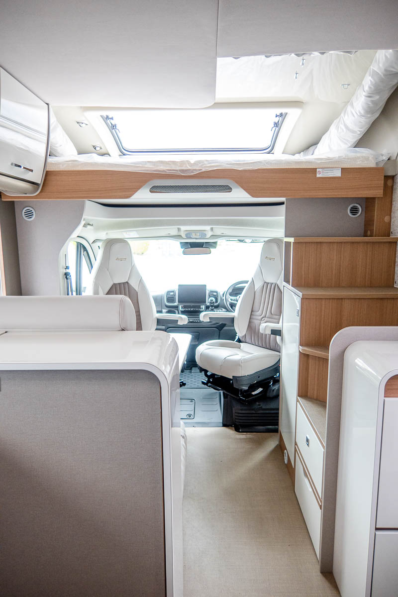 6D6AAA 15 2024 Burstner EleganceTAD689gallery ZFA25000002X46050