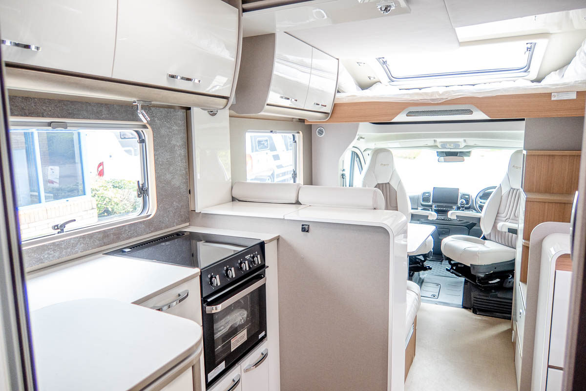 6D6AAA 31 2024 Burstner EleganceTAD689gallery ZFA25000002X46050