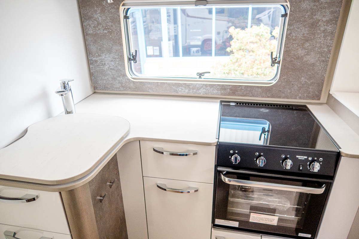 6D6AAA 32 2024 Burstner EleganceTAD689gallery ZFA25000002X46050