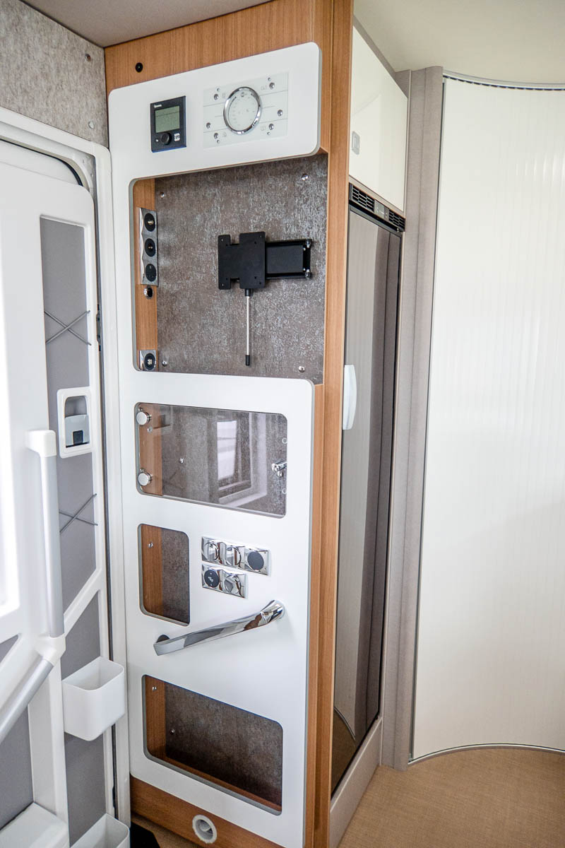 6D6AAA 36 2024 Burstner EleganceTAD689gallery ZFA25000002X46050