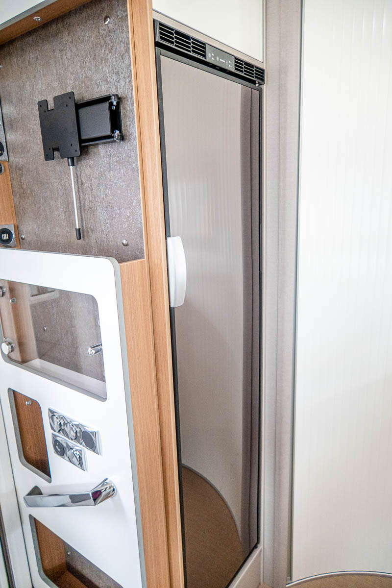 6D6AAA 37 2024 Burstner EleganceTAD689gallery ZFA25000002X46050