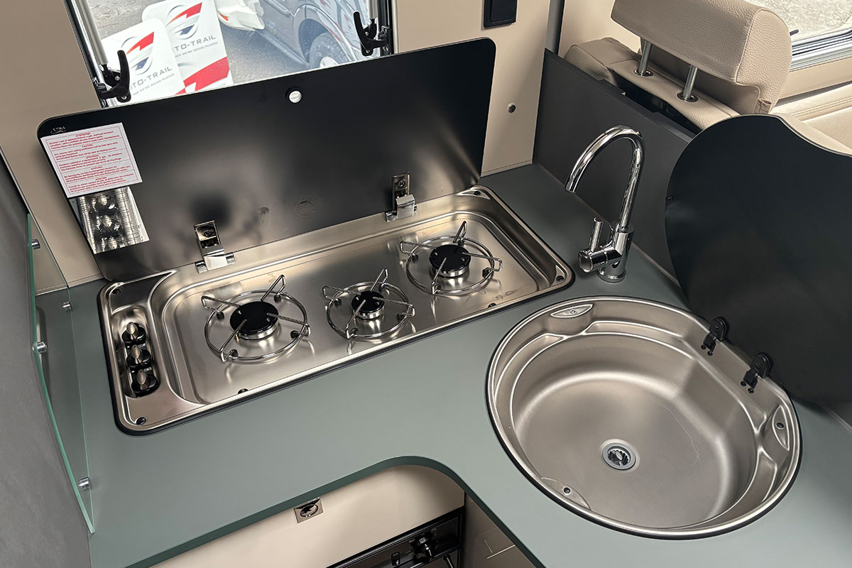 6DF61E 10 2025 Laika Kosmo H 1409