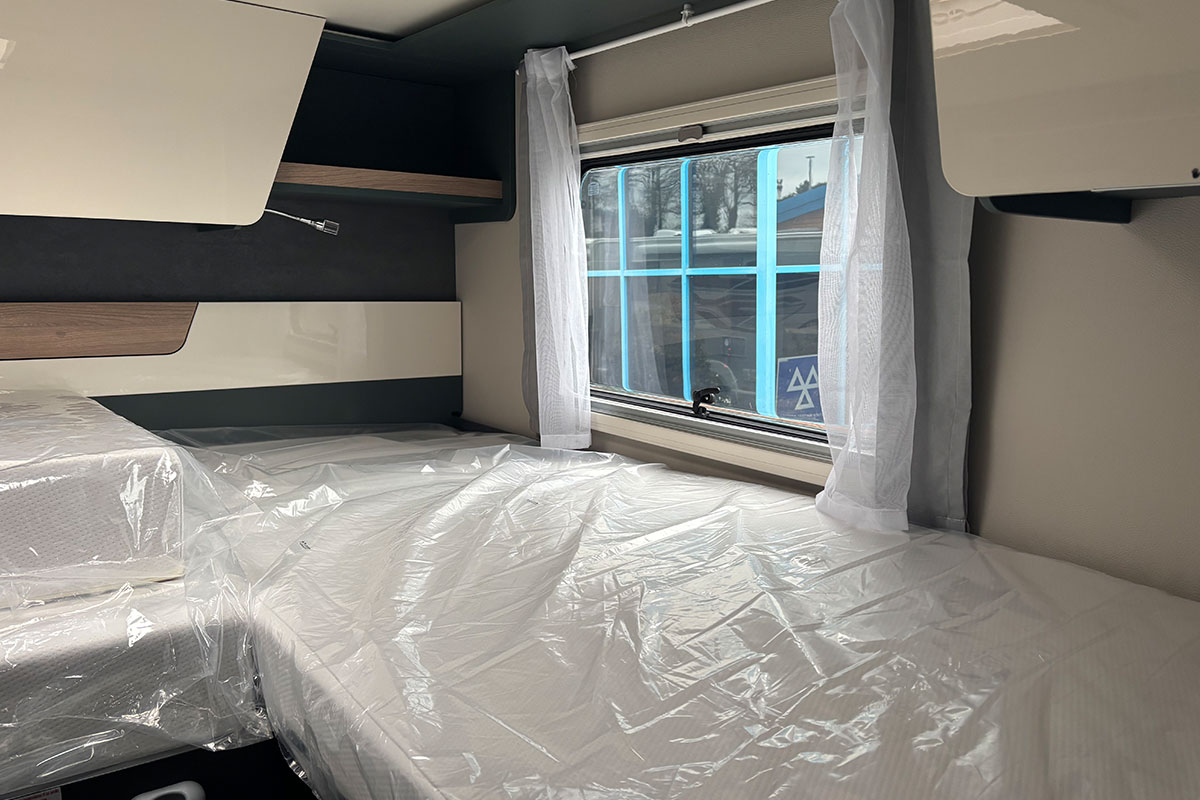 6DF61E 18 2025 Laika Kosmo H 1409