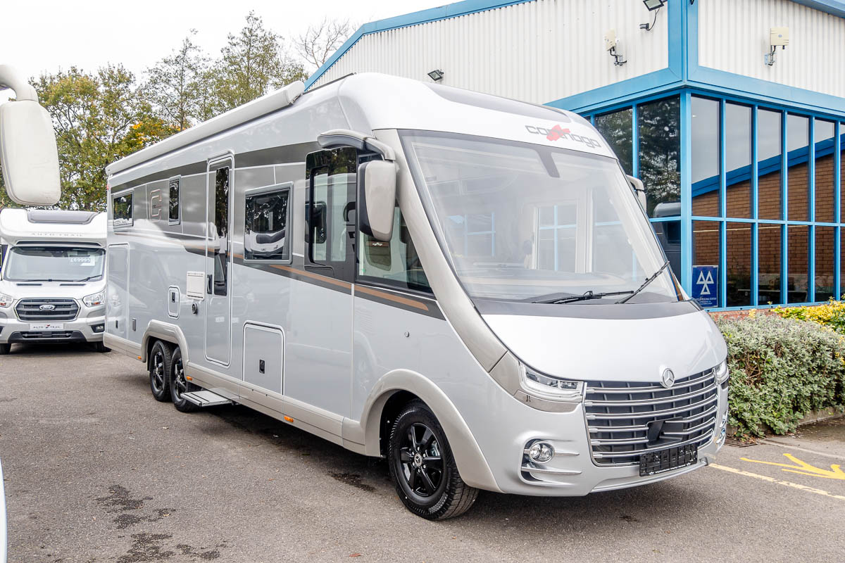 6E1DFA 01 2024 Carthago ChicELinei61XL MercedesRN306712