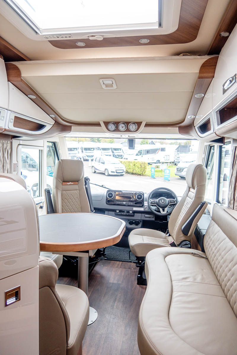 6E1DFA 09 2024 Carthago ChicELinei61XL MercedesRN306712