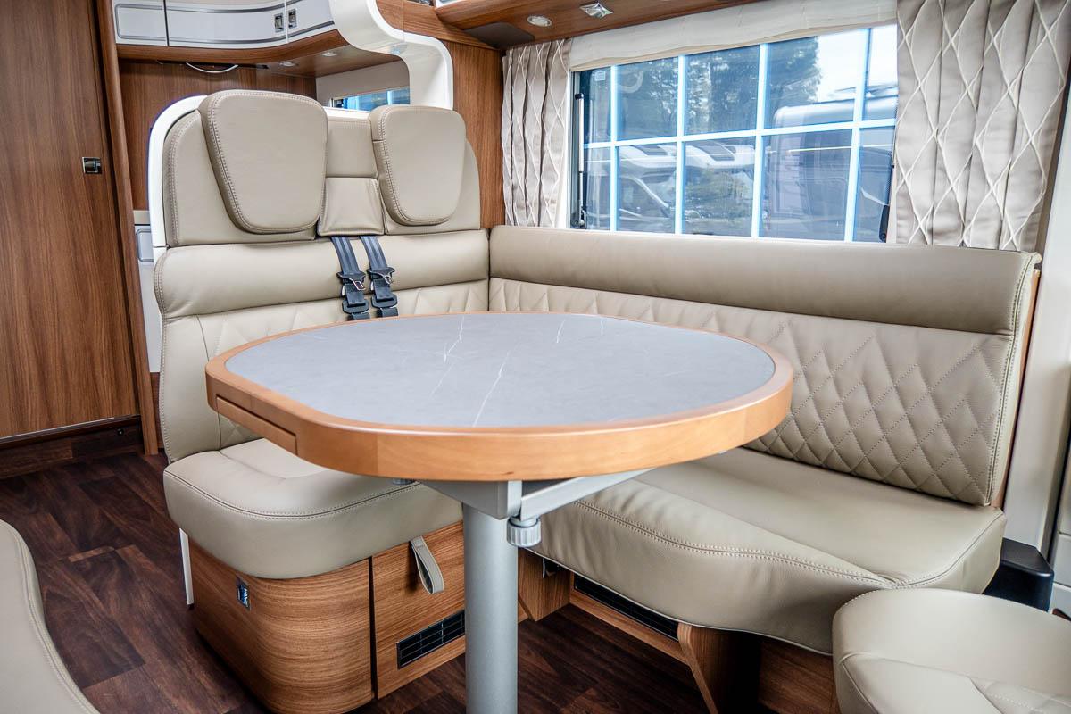 6E1DFA 17 2024 Carthago ChicELinei61XL MercedesRN306712