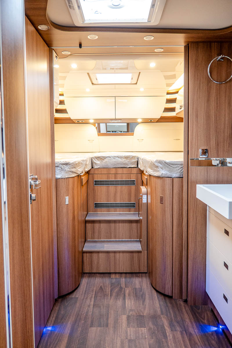 6E1DFA 34 2024 Carthago ChicELinei61XL MercedesRN306712