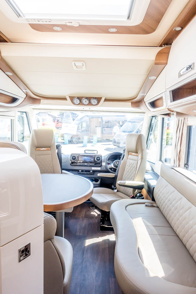 6E1E02 10 2025 Carthago ChicELinei64XL SN320534