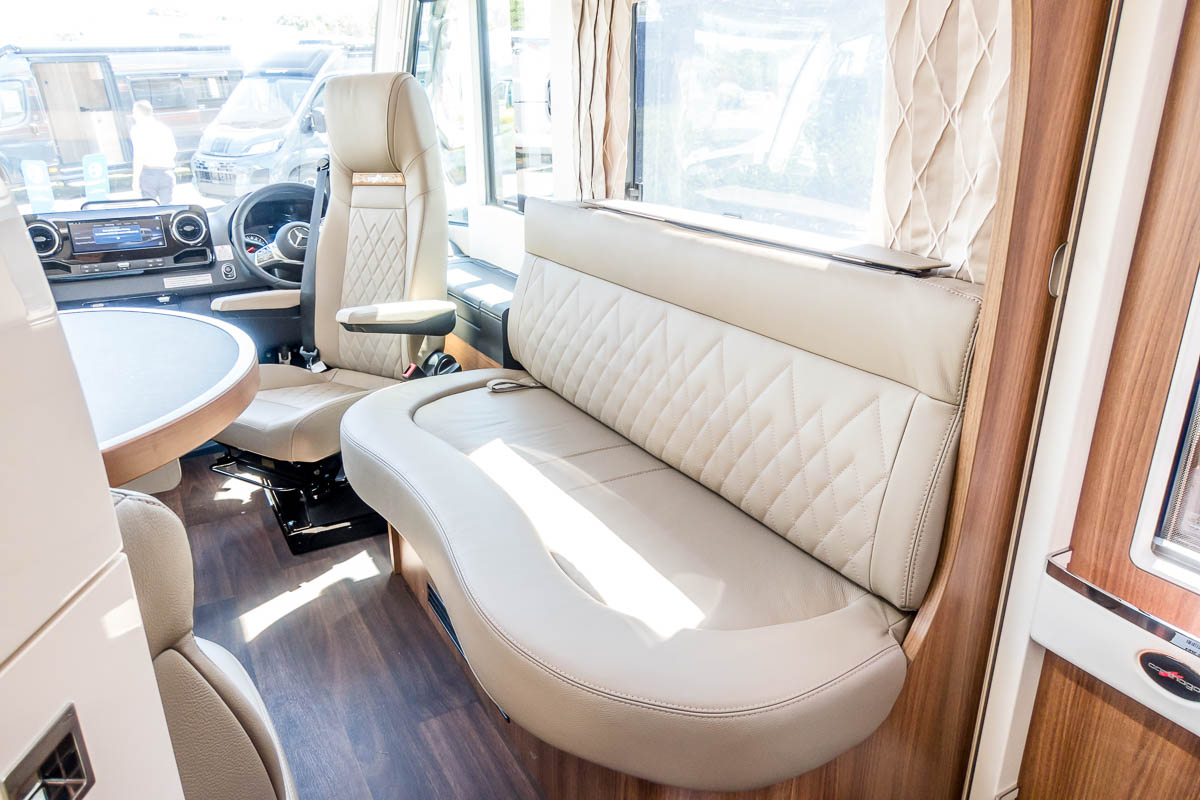 6E1E02 15 2025 Carthago ChicELinei64XL SN320534