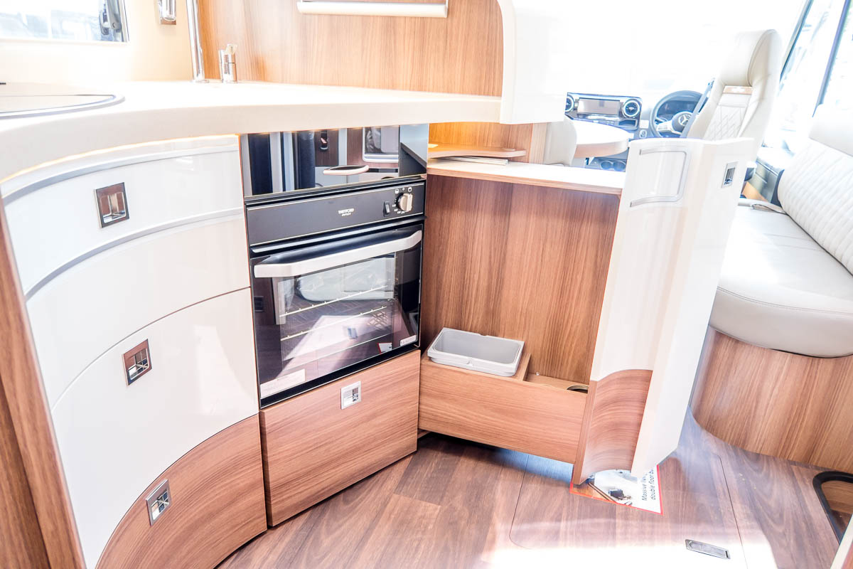 6E1E02 25 2025 Carthago ChicELinei64XL SN320534