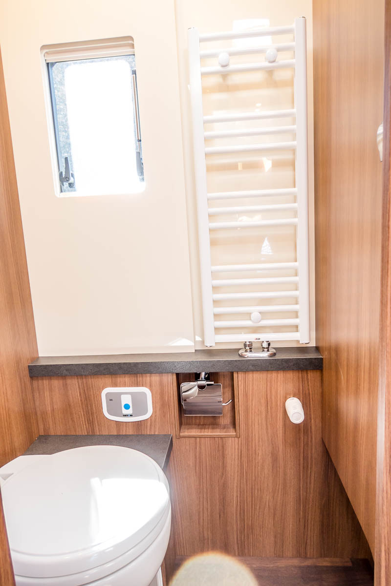 6E1E02 45 2025 Carthago ChicELinei64XL SN320534