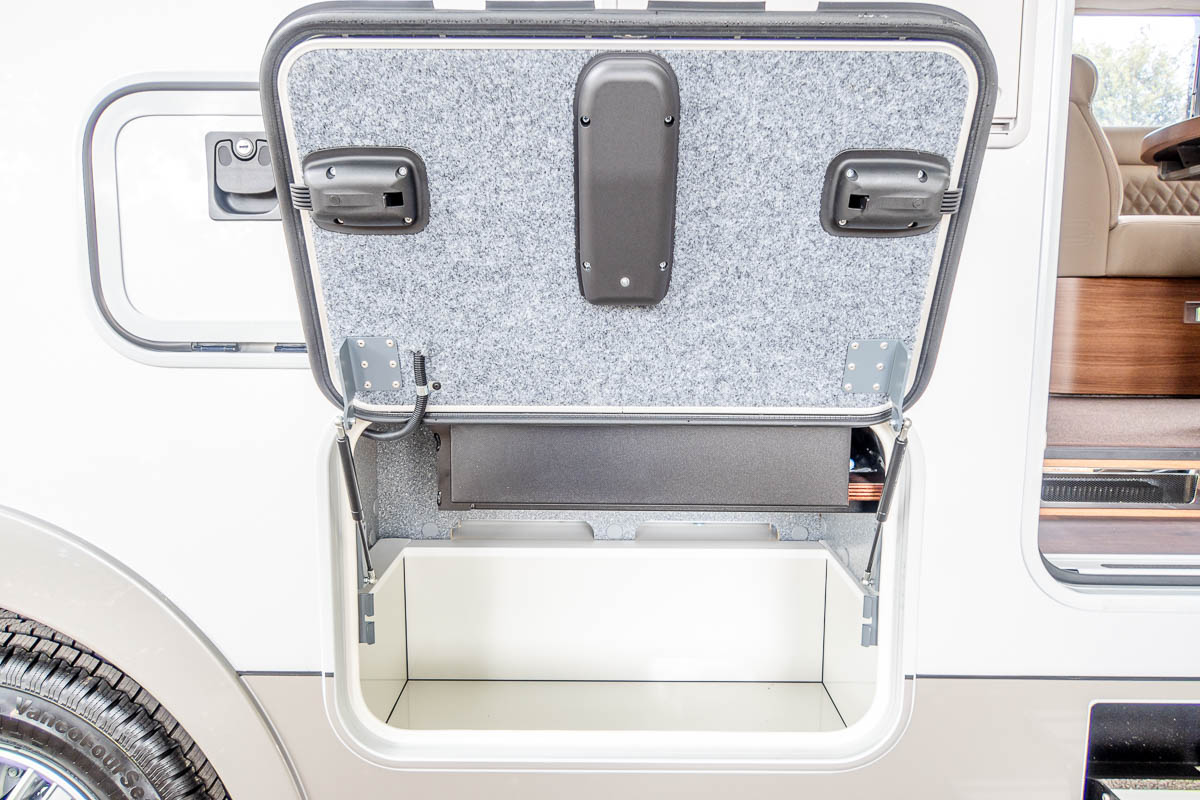 6E1E16 13 2024 Carthago ChicSPlusi61XLLE 05608168