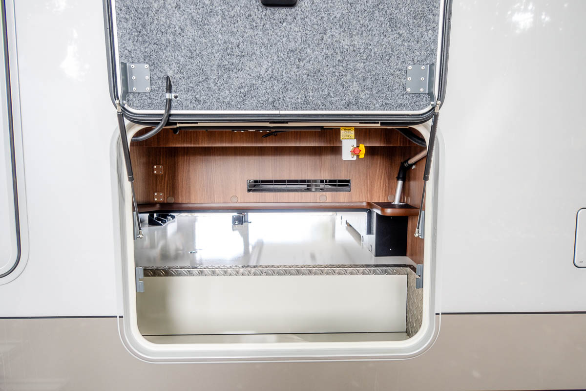 6E1E16 14 2024 Carthago ChicSPlusi61XLLE 05608168