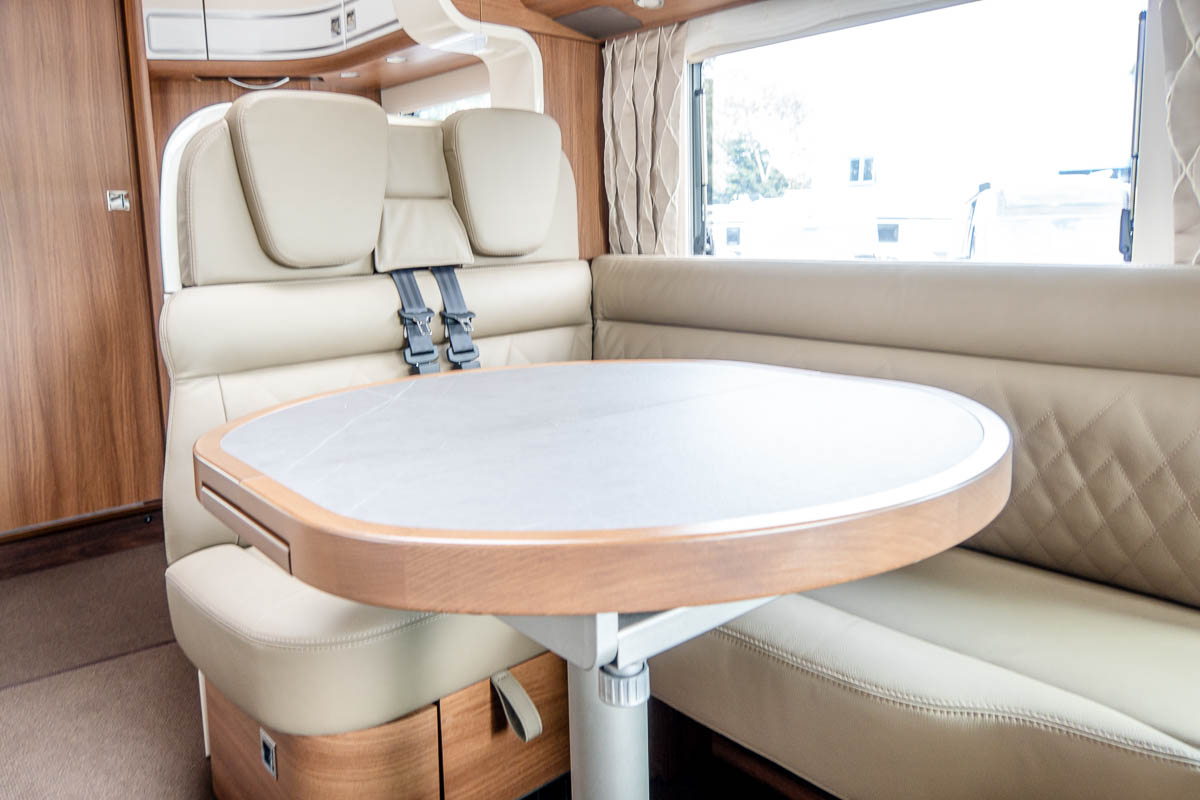 6E1E16 36 2024 Carthago ChicSPlusi61XLLE 05608168