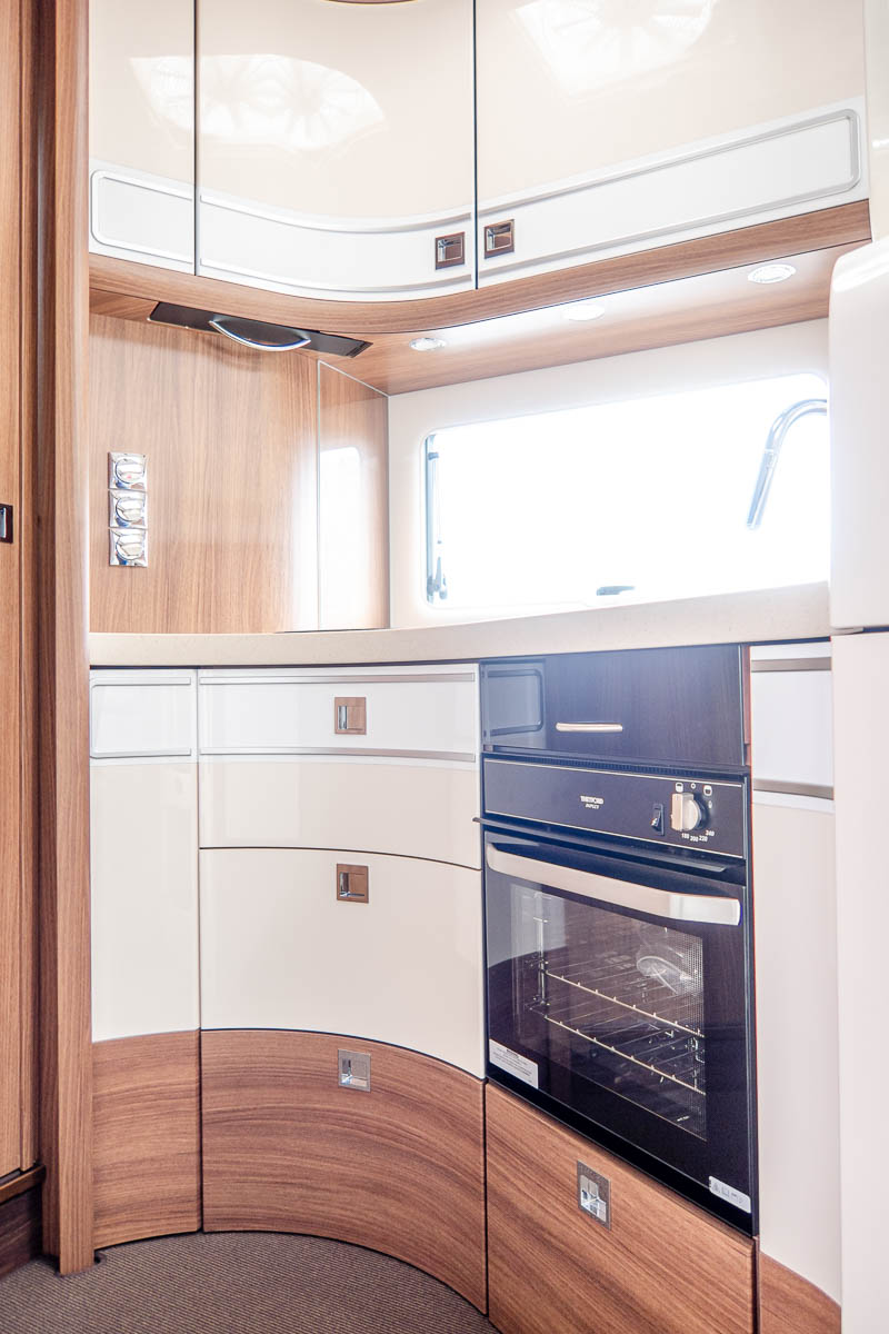 6E1E16 44 2024 Carthago ChicSPlusi61XLLE 05608168