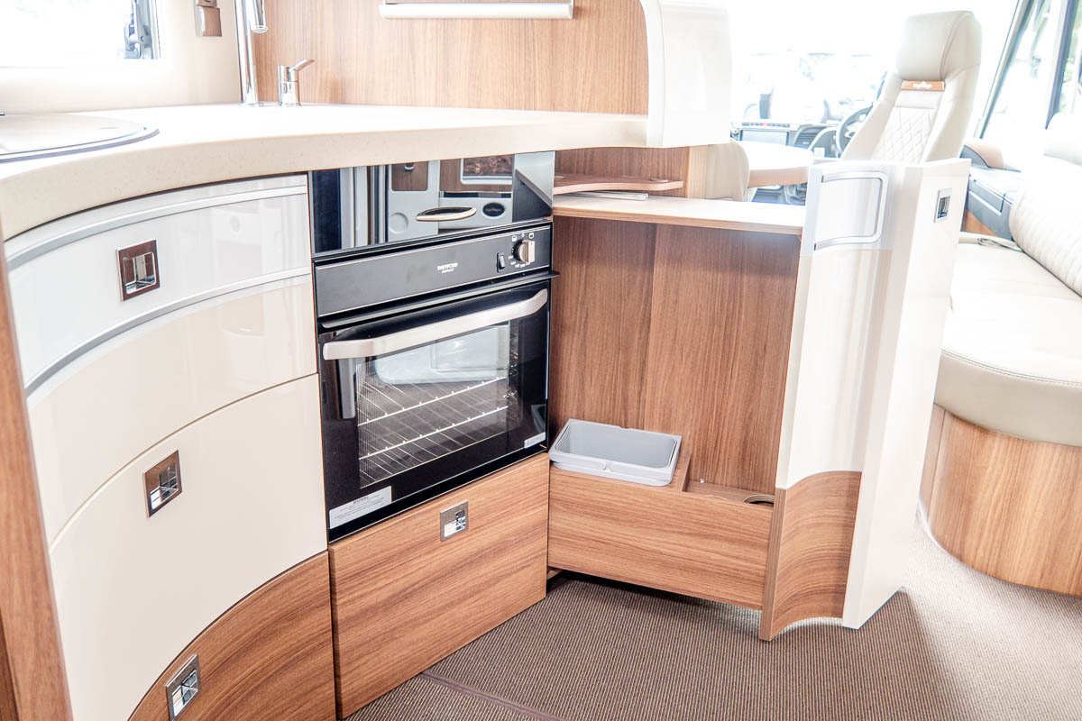 6E1E16 46 2024 Carthago ChicSPlusi61XLLE 05608168