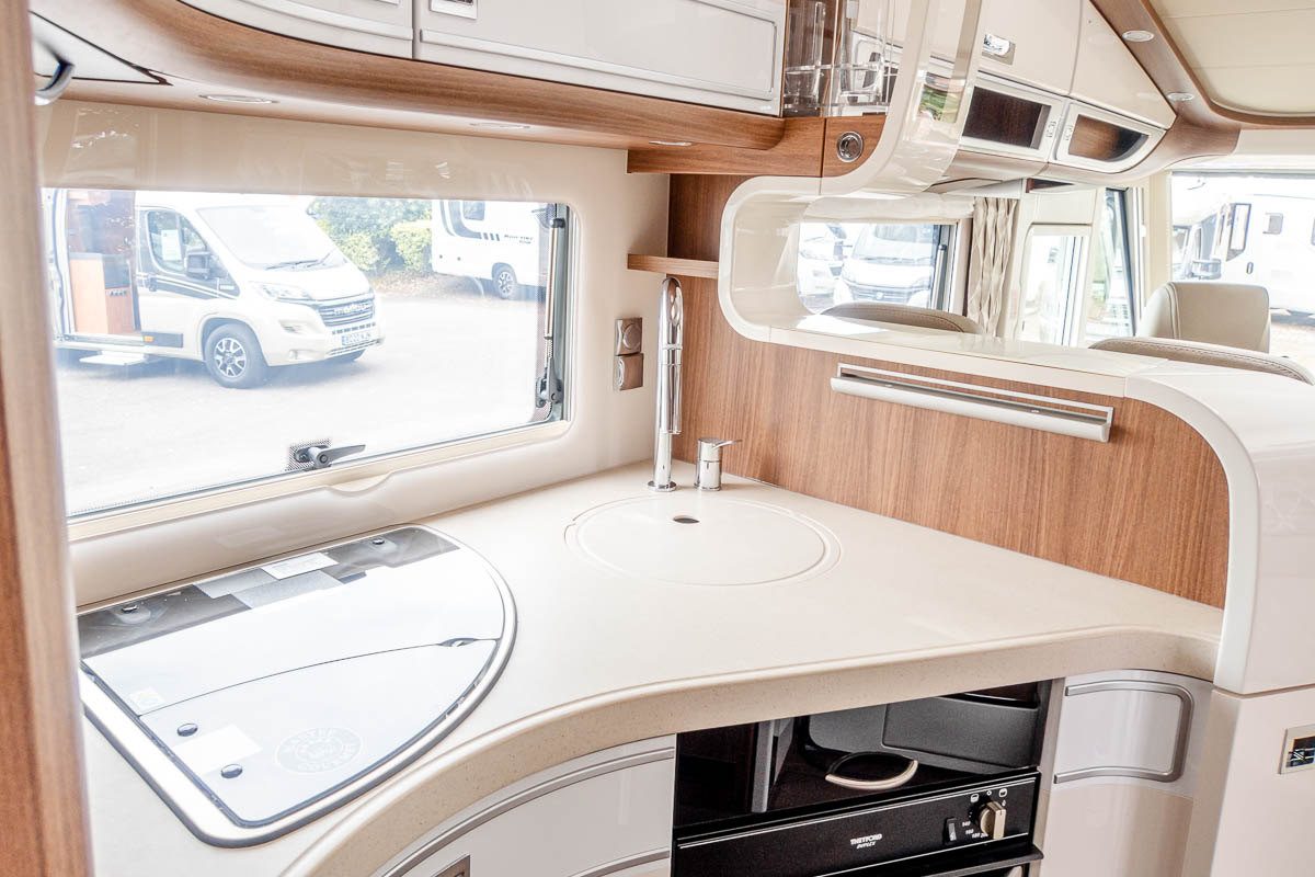 6E1E16 47 2024 Carthago ChicSPlusi61XLLE 05608168