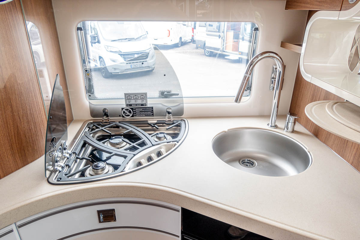 6E1E16 48 2024 Carthago ChicSPlusi61XLLE 05608168