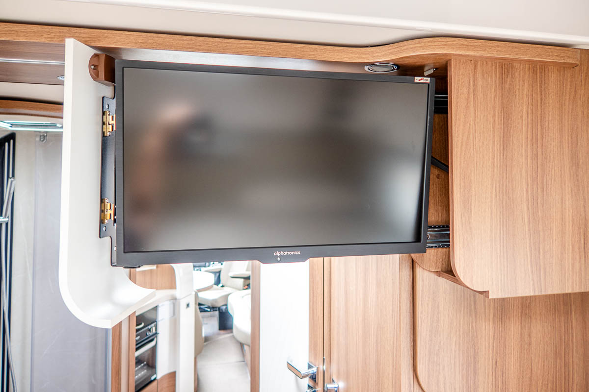 6E1E16 64 2024 Carthago ChicSPlusi61XLLE 05608168