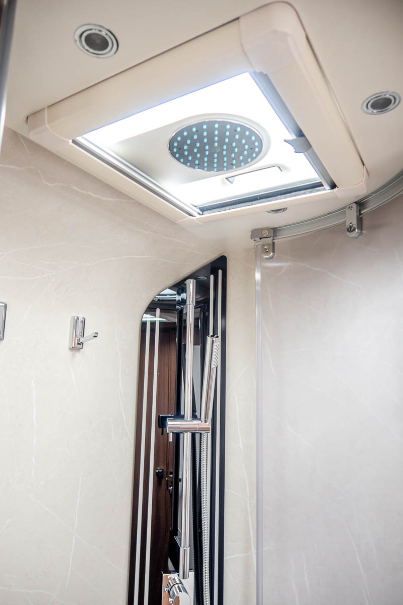 6E1E16 72 2024 Carthago ChicSPlusi61XLLE 05608168