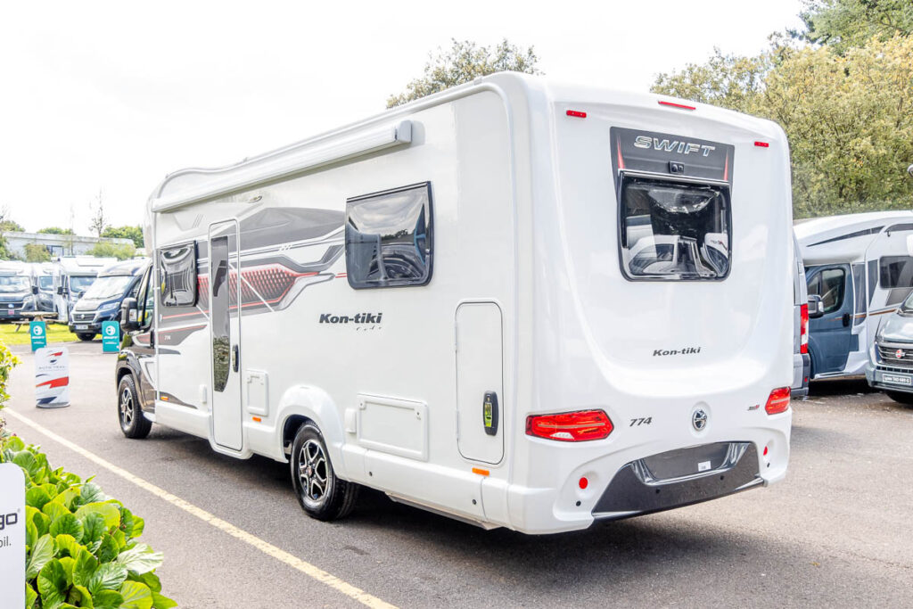 6EF142 03 2024 Swift Kontiki774 ZFA25000002Y34379