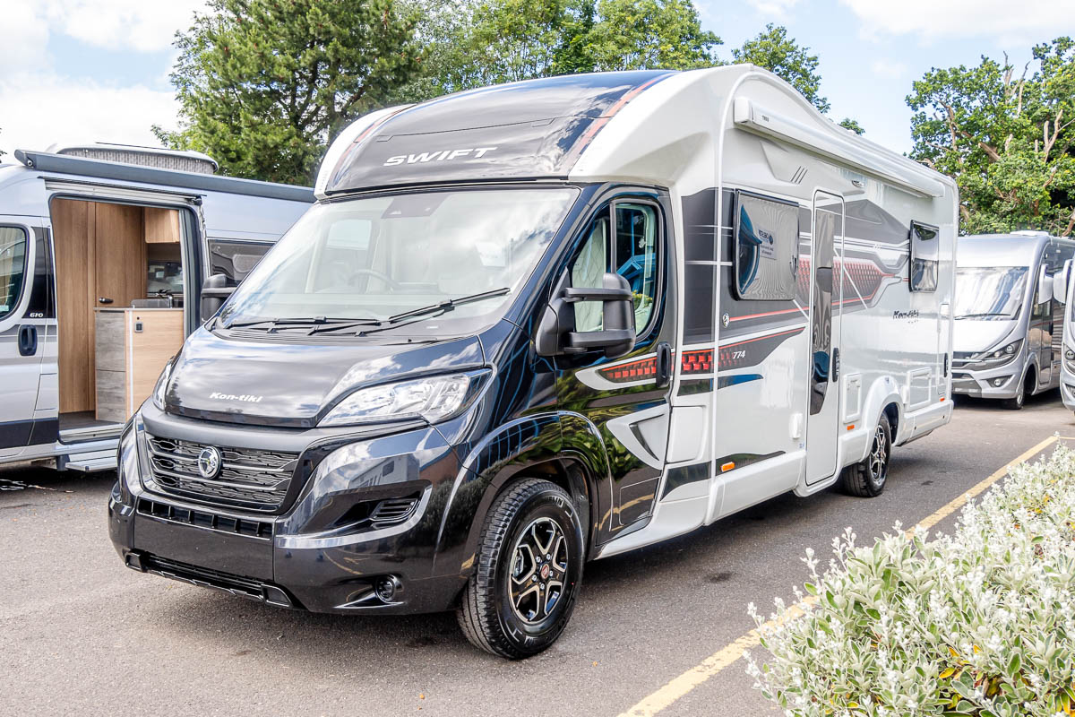 6EF142 04 2024 Swift Kontiki774 ZFA25000002Y34379