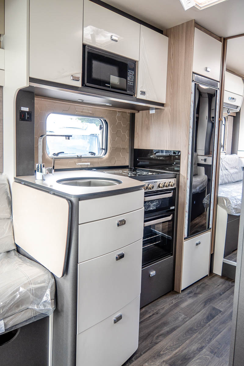 6EF142 10 2024 Swift Kontiki774 ZFA25000002Y34379