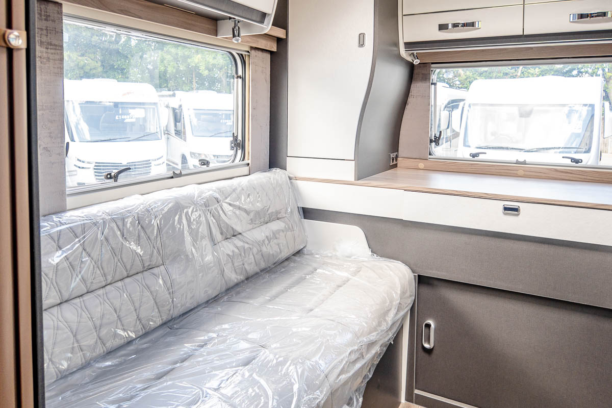 6EF142 22 2024 Swift Kontiki774 ZFA25000002Y34379