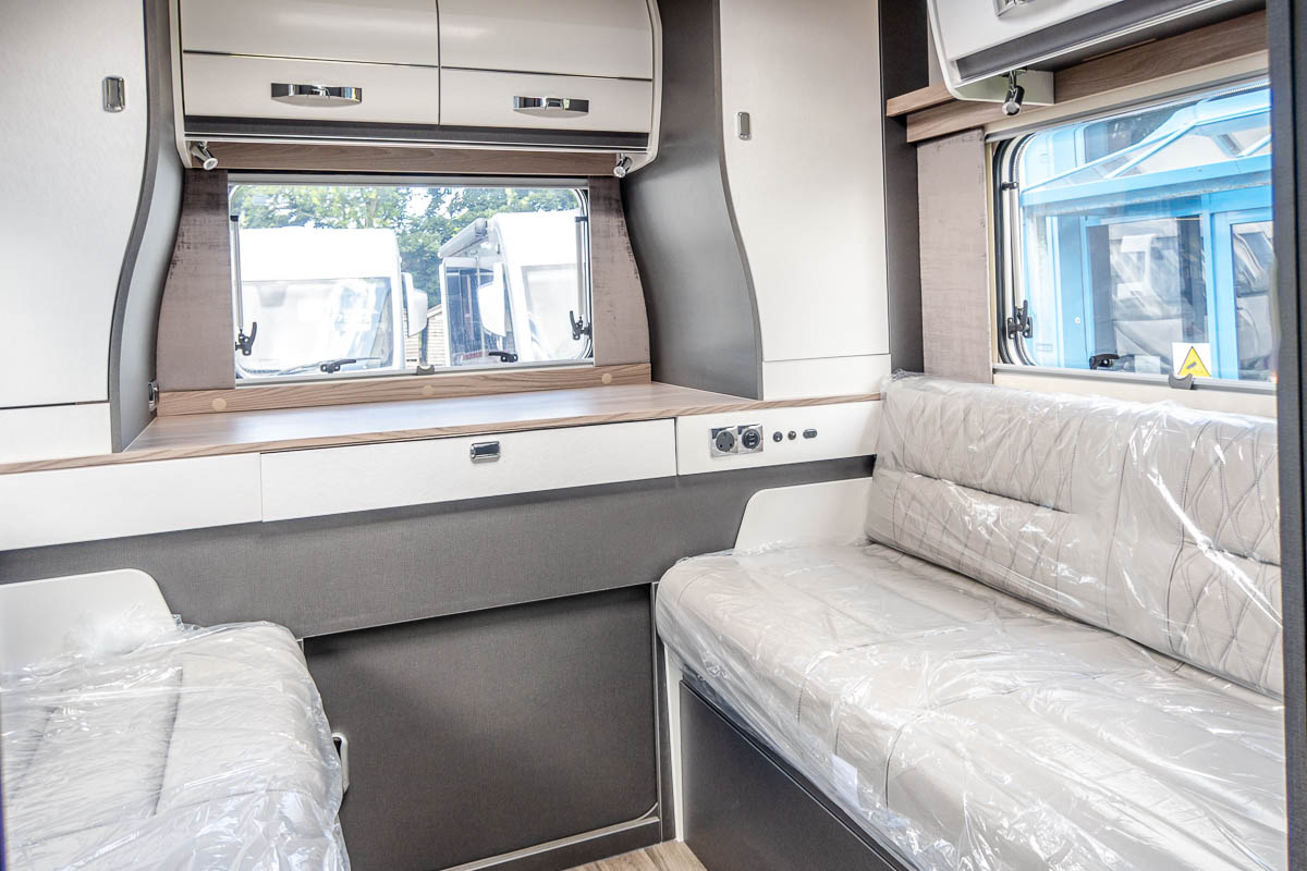 6EF142 23 2024 Swift Kontiki774 ZFA25000002Y34379