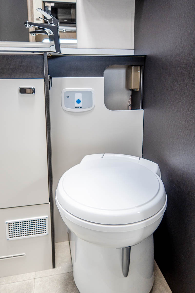 6EF142 24 2024 Swift Kontiki774 ZFA25000002Y34379